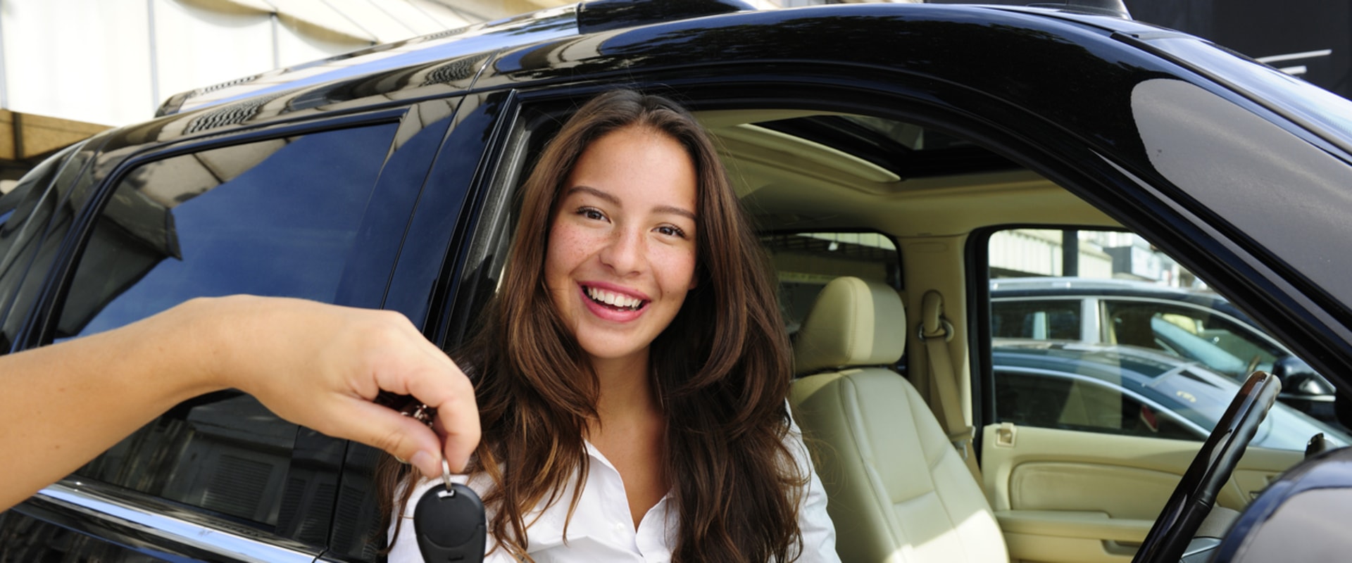 Leasing a Car Online vs. Buying One Outright: Which is the Better Option?